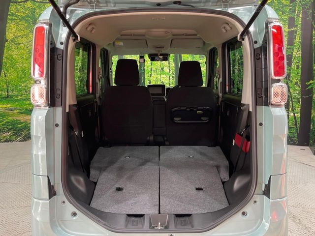 後席を格納すると、これだけの広さが!シーンに合わせたシートアレンジで、大きな荷物も積むことが出来ます♪
