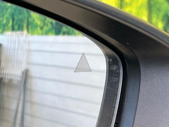 �y�u���C���h�X�|�b�g���j�^�����O�z���s���A�h�A�~���[�̎��p�ɂȂ�₷���ӏ��Ɍ㑱�Ԃ��ڋ߂���ƃT�C�h�~���[�t�߂Ɍx����\���A�h���C�o�[�ɒ��ӊ��N�����Ă���܂��B