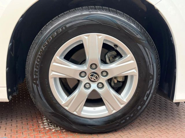 【純正16インチアルミホイール】外観にマッチした純正アルミホイールを装着しております。各種社外アルミホイールや、スタッドレスタイヤも取扱いしております。是非ご相談ください♪