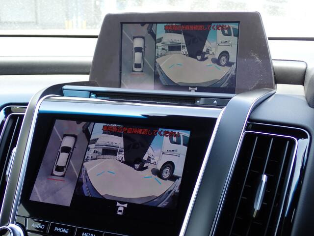 アラウンドビュー機能付きバックカメラ搭載。