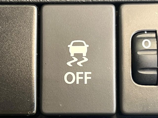 �y������h�~���u�z�ԗ��̉���������m����ƁA�����I�Ɏԗ��̐i�s������ۂ悤�Ɏԗ��𐧌䂵�܂��B�J�̓��ȂǊ���₷���H�ʏ󋵂ł����S�ȉ^�]���\�ł��B