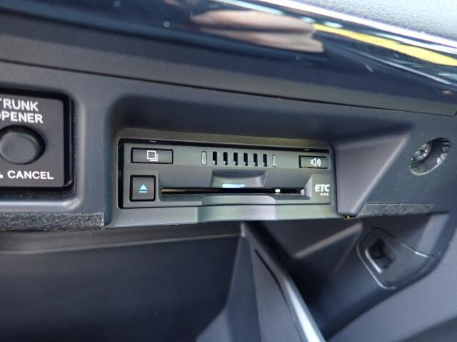 ETC搭載です。有料道路の料金所で停車する事なくスムーズに通過できます。