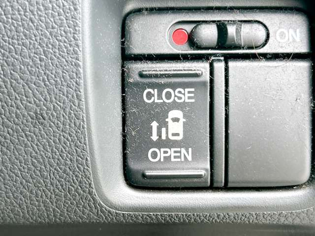 �y�d���X���C�h�h�A�z�h�A�̊J�������^�b�`�ōs�����Ƃ��ł��܂����֗��ȋ@�\�̈�ł��ˁ�