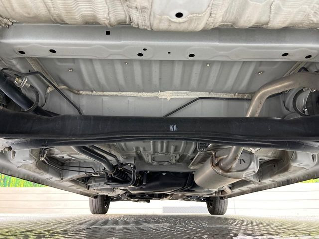 大好評を頂いておりますボディの弾スプラッシュコートも好評受付中。通常のガラスコートと異なる、耐久年数6年の無機質ガラスコーティングが、ボディをキレイな状態に保ってくれます。