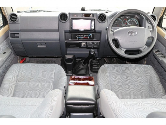 ランドクルーザー704.0 4WD