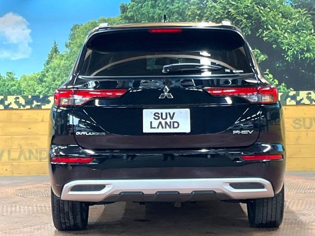 安心の最長10年・走行無制限保証(有償)をご用意。保証内容も充実はもちろん、無料点検&オイル交換や、年中無休の全国・24時間ロードサービスも付帯されておりますのでご安心下さい。