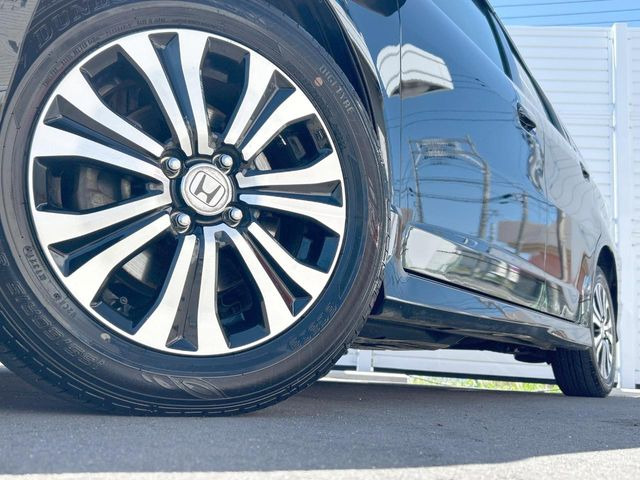 �y����15�C���`�A���~�z�C�[���z�O�ςɃ}�b�`���������A���~�z�C�[���𑕒����Ă���܂��B�e��ЊO�A���~�z�C�[����A�X�^�b�h���X�^�C�����戵�����Ă���܂��B���񂲑��k����������