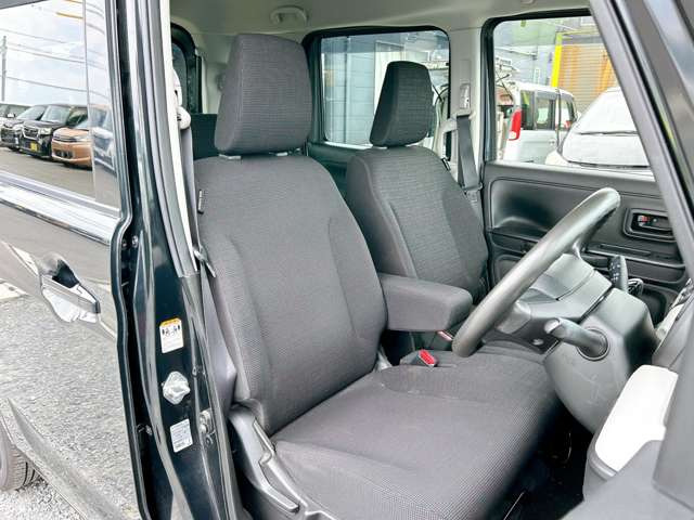 当店では軽自動車から普通車まで幅広くオールメーカーの車種・色・グレードを豊富に揃えております。