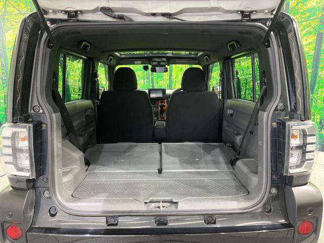 ���i�̂���������ʋ΁A���}���ɏ\���ȉ׎��X�y�[�X���m�ۂ��Ă���܂��B�Z�J���h�V�[�g��|���ƁA�傫�ȉו��̐ύڂ��\�ł���