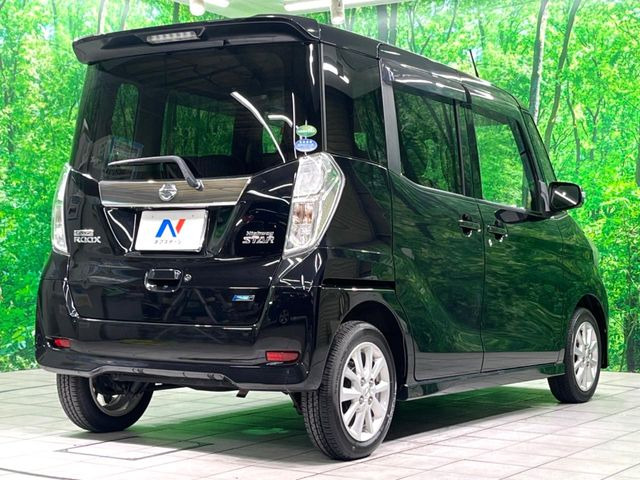 ☆全国のネクステージからお取り寄せが可能※!遠方の店舗に展示してあるクルマが気になる場合も、最寄りの店舗でご覧いただくことが可能です!是非私たちに要望をお聞かせください!※別途費用