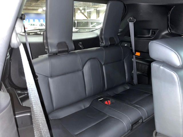 3列目シートはもちろん状態良好☆大人でもゆったりと座って頂けますので、大人数でのお出かけもラクラクです♪ご家族で、気の知れた仲間で、ドライブに行くのが楽しみですね♪