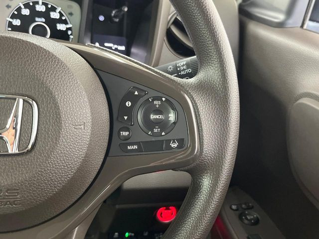 【アダプティブクルーズコントロール】高速道路での長距離走行が楽に!!自動で速度を保つクルーズコントロールが、衝突軽減システムと連携し、前方の車両を感知して車間を保つように速度調節してくれます!!