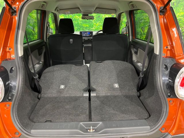 ���i�̂���������ʋ΁A���}���ɏ\���ȉ׎��X�y�[�X���m�ۂ��Ă���܂��B�Z�J���h�V�[�g��|���ƁA�傫�ȉו��̐ύڂ��\�ł���