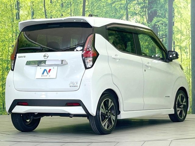 ☆全国のネクステージからお取り寄せが可能※!遠方の店舗に展示してあるクルマが気になる場合も、最寄りの店舗でご覧いただくことが可能です!是非私たちに要望をお聞かせください!※別途費用