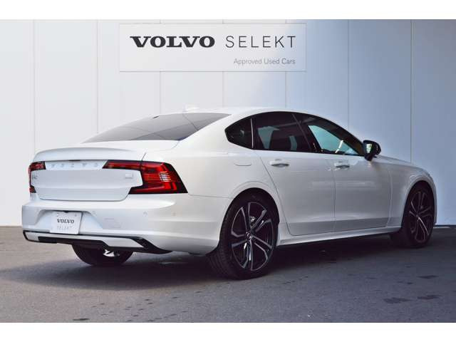 S90リチャージ PHEV T8 AWD アルティメット 4WD