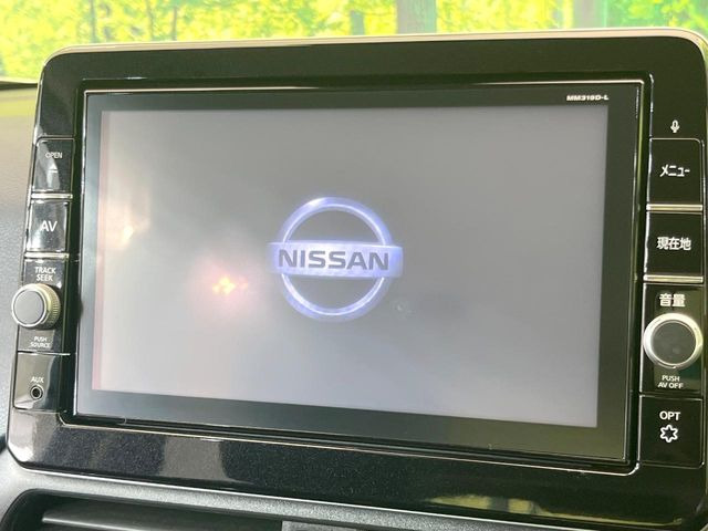 【9インチ純正ナビ】人気の純正ナビを装備。オーディオ機能も充実しており、Bluetooth接続すればお持ちのスマホやMP3プレイヤーの音楽を再生可能!毎日の運転がさらに楽しくなります!!