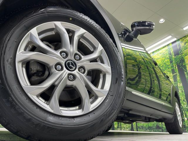 【純正16インチアルミホイール】外観にマッチした純正アルミホイールを装着しております。各種社外アルミホイールや、スタッドレスタイヤも取扱いしております。是非ご相談ください♪