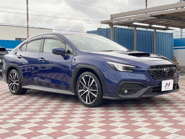 大好評のボディコーティング「弾スプラッシュコート」もご納車までに施工可能。通常のガラスコートと異なる、耐久年数6年の無機質ガラスコーティングが、ボディをキレイな状態に保ってくれます。