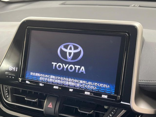 【純正ナビ】人気の純正ナビを装備。オーディオ機能も充実しており、Bluetooth接続すればお持ちのスマホやMP3プレイヤーの音楽を再生可能!毎日の運転がさらに楽しくなります!!