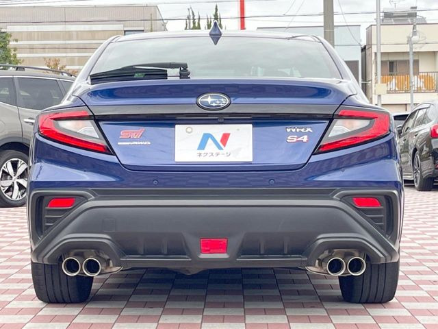 安心の最長10年・走行無制限保証(有償)をご用意。保証内容も充実はもちろん、無料点検&オイル交換や、年中無休の全国・24時間ロードサービスも付帯されておりますのでご安心下さい。