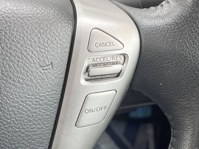 【クルーズコントロール】高速道路もラクラク走行。アクセルを離しても一定速度で走行ができ、長距離運転時の負担を軽減!加速・減速も簡単なスイッチ操作で調整できます。