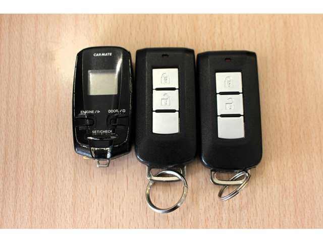 エンジンスターター、スマートキー