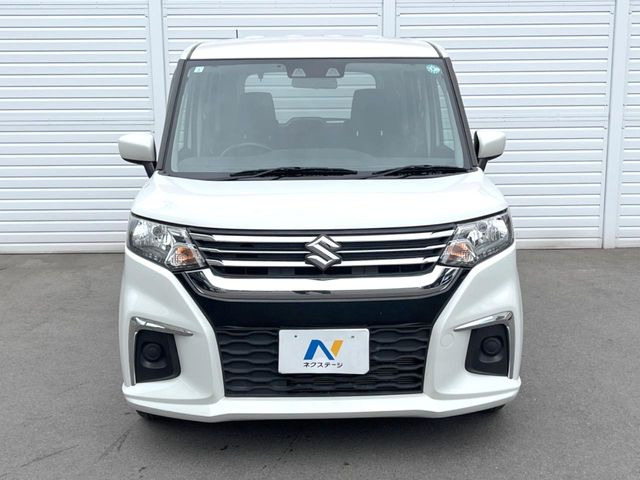 弊社では、全車『修復歴なし』のお車のみ取り扱っております。専任バイヤーによる厳選した仕入れの後、入庫後の車両チェックを行い、ネクステージが認定した高品質な中古車をご提供しております。