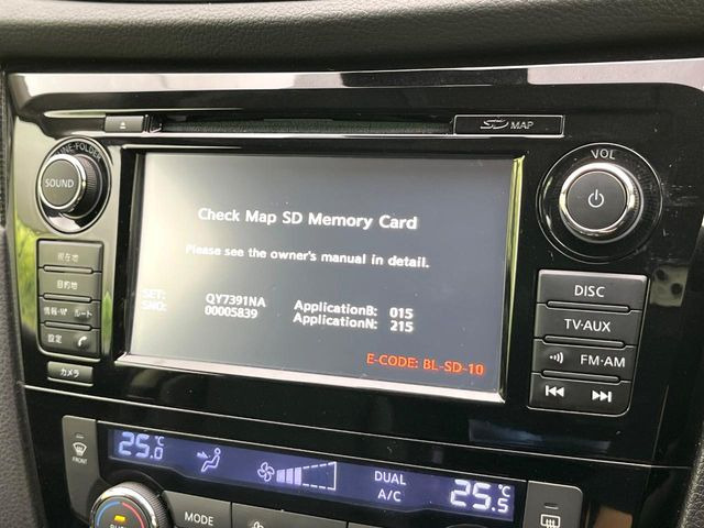 【メーカー純正ナビ】インテリアに溶け込むスタイリッシュな「専用設計」メーカーナビを装備♪視認性や操作性など基本性能にも優れ、より上質なカーライフをお楽しみいただけます。