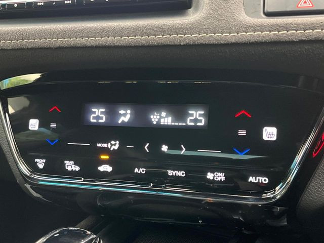 【前席シートヒーター】寒い日に重宝するシートヒーター!エアコンより早く温まってくれるので寒がりの人も安心ですね♪エアコンの温風は乾燥するから苦手、という方にもをおすすめです。