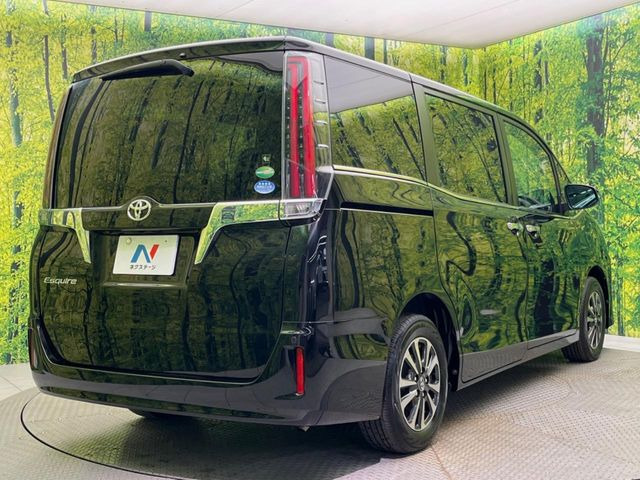 ☆全国のネクステージからお取り寄せが可能※!遠方の店舗に展示してあるクルマが気になる場合も、最寄りの店舗でご覧いただくことが可能です!是非私たちに要望をお聞かせください!※別途費用