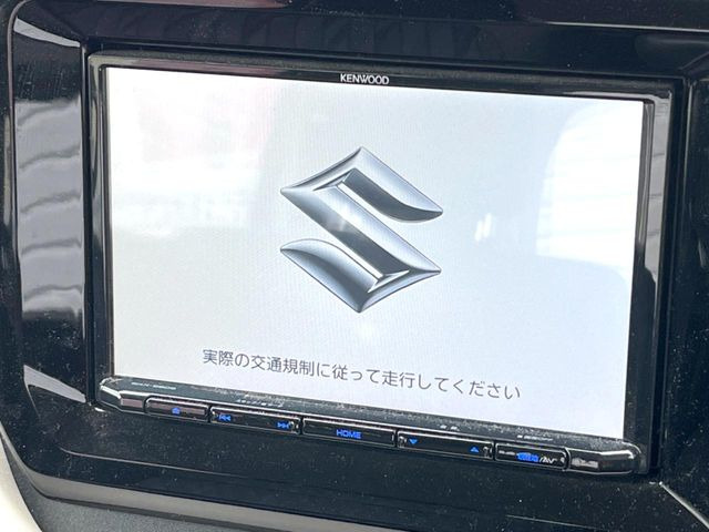 【純正8インチナビ】人気の純正ナビを装備。オーディオ機能も充実しており、Bluetooth接続すればお持ちのスマホやMP3プレイヤーの音楽を再生可能!毎日の運転がさらに楽しくなります!!