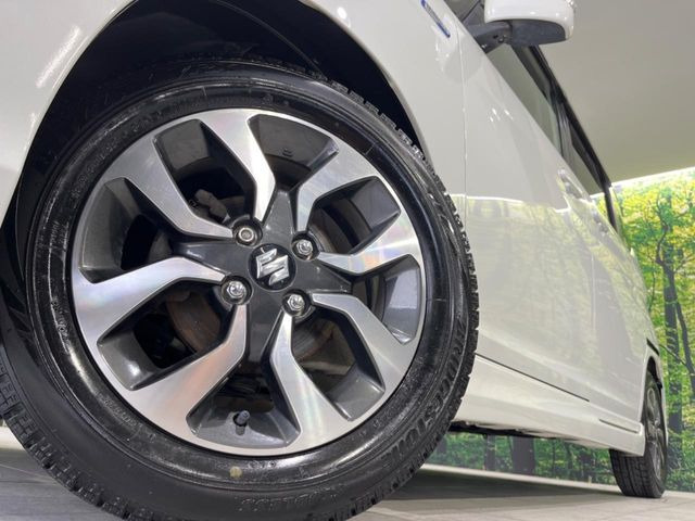 �y����15�C���`�A���~�z�C�[���z�O�ςɃ}�b�`���������A���~�z�C�[���𑕒����Ă���܂��B�e��ЊO�A���~�z�C�[����A�X�^�b�h���X�^�C�����戵�����Ă���܂��B���񂲑��k����������