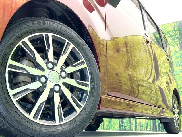 �y����14�C���`�A���~�z�C�[���z�O�ςɃ}�b�`���������A���~�z�C�[���𑕒����Ă���܂��B�e��ЊO�A���~�z�C�[����A�X�^�b�h���X�^�C�����戵�����Ă���܂��B���񂲑��k����������