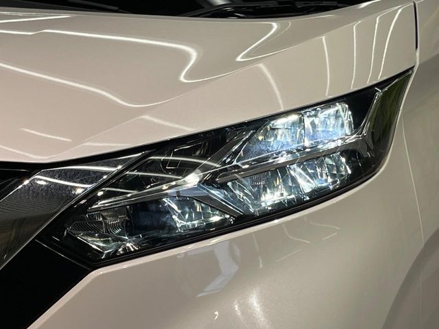 �yLED�w�b�h���C�g�z���V����ԑ��s�����ǍD�Ȏ��E���m�ۂ����S���ĉ^�]�ł��鍂�P�xLED�w�b�h���C�g�𑕔�!�_�����x�������A����d�͂��}�����Ă��܂��B