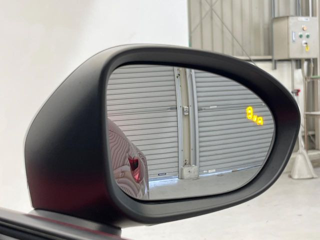 �y�u���C���h�X�|�b�g���j�^�����O�z���s���A�h�A�~���[�̎��p�ɂȂ�₷���ӏ��Ɍ㑱�Ԃ��ڋ߂���ƃT�C�h�~���[�t�߂Ɍx����\���A�h���C�o�[�ɒ��ӊ��N�����Ă���܂��B