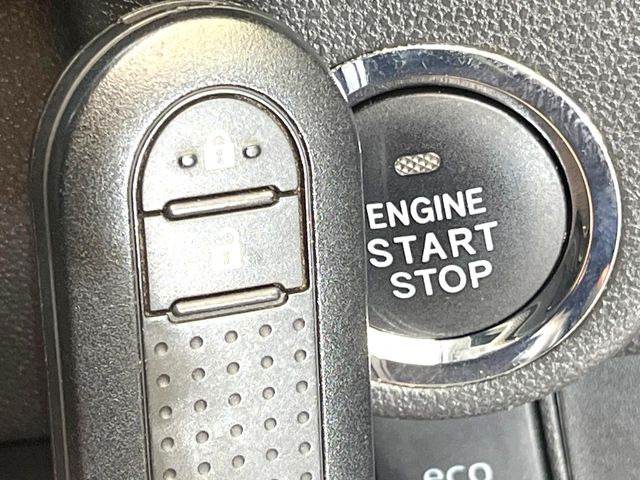 �y�L�[�t���[�V�X�e���z�J�o����|�P�b�g�ɓ��ꂽ�܂܂ł��h�A�̎{���E�������\�ȃX�}�[�g�L�[�𑕔��B�G���W���̃I���E�I�t�����J�M�����o���K�v����������Ƃ��Ă��֗��ł���