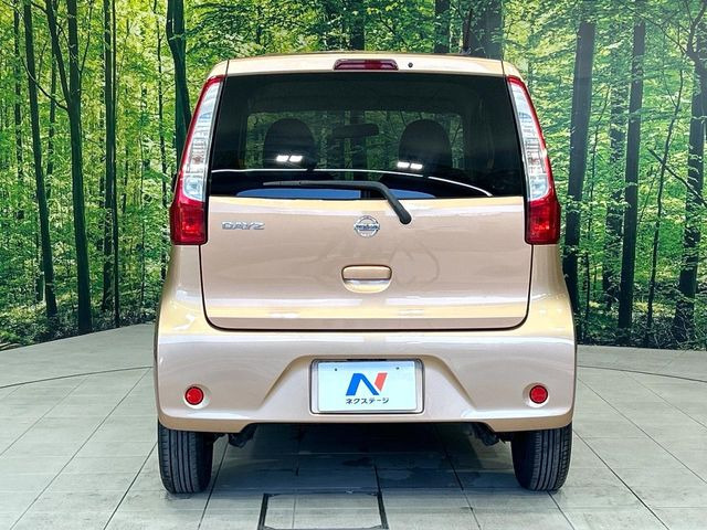 安心の最長10年・走行無制限保証(有償)をご用意。保証内容も充実はもちろん、無料点検&オイル交換や、年中無休の全国・24時間ロードサービスも付帯されておりますのでご安心下さい。