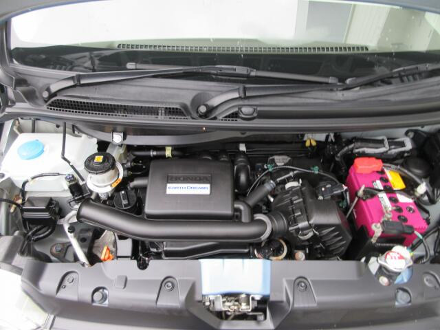 �G���W�����[���͂��ꂢ�ł���B�@�֋@�\�n���ǍD�ł��B�[�ԑO�ɓ_���������s���܂��B�G���W���I�C���E�I�C���t�B���^�[�E�G�A�R���t�B���^�[�E���C�p�[�S���͕K�������v���܂�(�G�A�R���t�B���^�[�́A�����Ԃ̂�)