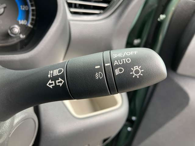 ���I�[�g���C�g&�n�C�r�[���A�V�X�g�����̖͂��邳�����m���Ď����Ń��C�g�_�����Ă���g���l���Ȃǂŕ֗��ł��B�����!�Ό��ԂȂǂ����m���ăn�C&hArr;���[�������Ő؂�ւ��Ă���܂��B