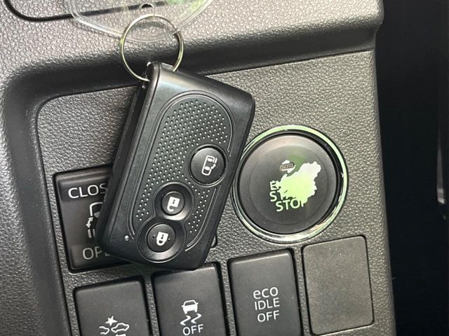 �y�L�[�t���[�V�X�e���z�J�o����|�P�b�g�ɓ��ꂽ�܂܂ł��h�A�̎{���E�������\�ȃX�}�[�g�L�[�𑕔��B�G���W���̃I���E�I�t�����J�M�����o���K�v����������Ƃ��Ă��֗��ł���