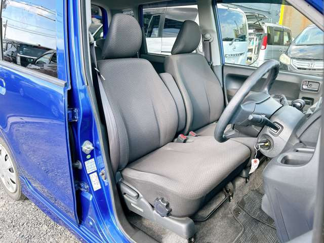 ���X�ł͌y�����Ԃ��畁�ʎԂ܂ŕ��L���I�[�����[�J�[�̎Ԏ�E�F�E�O���[�h��L�x�ɑ����Ă���܂��B