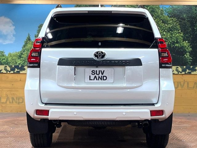 安心の最長10年・走行無制限保証(有償)をご用意。保証内容も充実はもちろん、無料点検&オイル交換や、年中無休の全国・24時間ロードサービスも付帯されておりますのでご安心下さい。