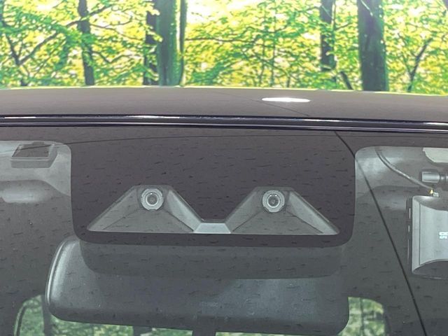 �y�X�}�[�g�A�V�X�g�z���s���ɑO���̎ԗ�����F�����A�Փ˂������Ȏ��͌x��ƃu���[�L�ŏՓˉ���Ɣ�Q�y�����A�V�X�g�B�����S�Ƀh���C�u�����y���݂��������܂��B