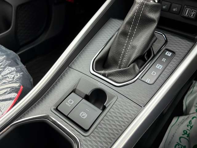 �u���[�L����������A�V�X�g!�d���p�[�L���O�u���[�L�A�I�[�g�@�\��ON�ɂ��A�V�t�g���o�[��P�|�W�V�����ɓ����Ǝ����ō쓮���܂��B�܂��A�N�Z���𓥂ނƎ����ŉ�������܂��B