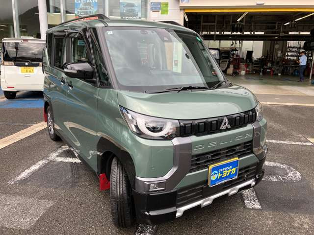 �G�N�X�e���A�́A�͋����ƈ��S����\�����闧�̓I�ȁu�_�C�i�~�b�N�V�[���h�v�t�����g�f�U�C���ɁA�����I�Ȕ��~�`��LED�|�W�V���������v����������w�b�h���C�g��g�ݍ��킹!