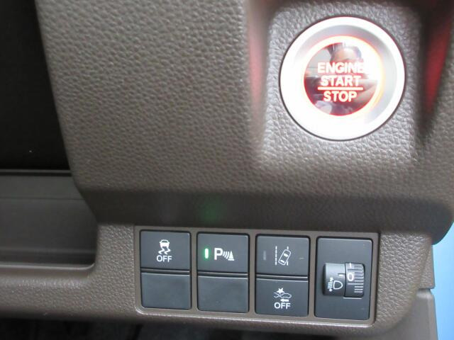 �b��̃z���_�Z���V���O���ځB���S�^�]�̋��������ł���(�z���_)