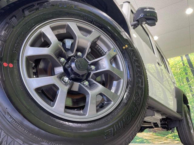 �y�����A���~�z�C�[���z�O�ςɃ}�b�`���������A���~�z�C�[���𑕒����Ă���܂��B�e��ЊO�A���~�z�C�[����A�X�^�b�h���X�^�C�����戵�����Ă���܂��B���񂲑��k����������