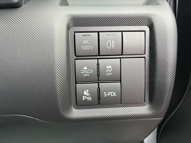 �R���Z���gAC100V1500W���A���Q�[�W���[���ɐݒu�B��펞���d�V�X�e�����g�p���邱�ƂŁA�ЊQ�Ȃǂɂ���펞�ɓd�͂��K�v�ȂƂ��A�ԗ��̑��s�@�\���~������ԂŁAAC100V��1500W�ȉ��̓d�C���i���g�p�ł��܂��B