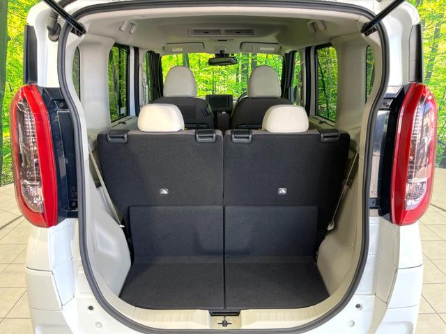 ���i�̂���������ʋ΁A���}���ɏ\���ȉ׎��X�y�[�X���m�ۂ��Ă���܂��B�Z�J���h�V�[�g��|���ƁA�傫�ȉו��̐ύڂ��\�ł���