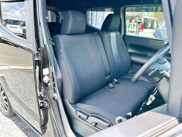 ���X�ł͌y�����Ԃ��畁�ʎԂ܂ŕ��L���I�[�����[�J�[�̎Ԏ�E�F�E�O���[�h��L�x�ɑ����Ă���܂��B